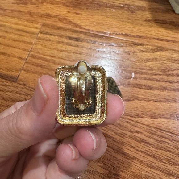 Vintage 90s Gold and Brown Square Clip On Earrings - Picture 2 of 2